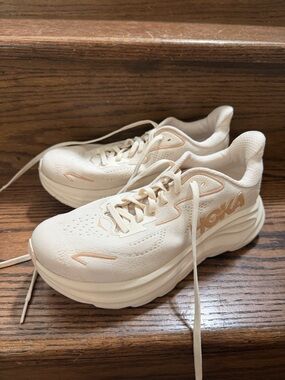 HOKA Women's Clifton 10 Shoes